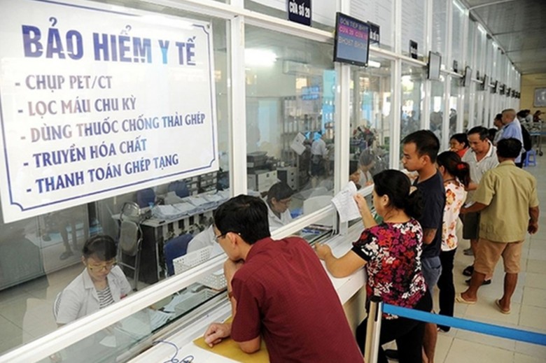 Đề xuất lộ tr&igrave;nh tăng mức đ&oacute;ng BHYT v&agrave; từng bước miễn viện ph&iacute;- Ảnh 1.