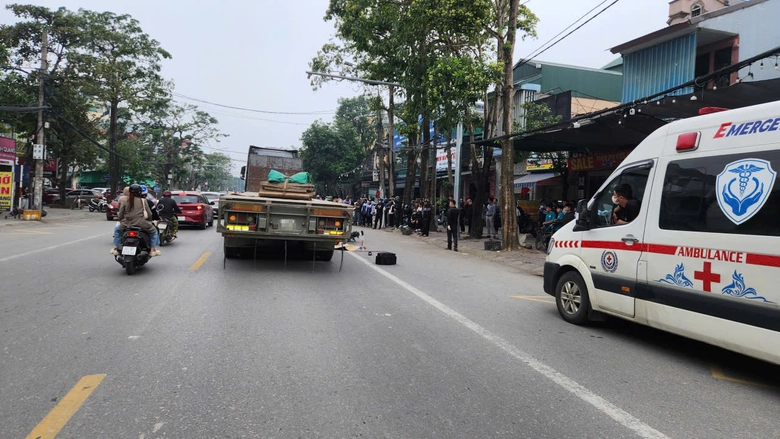 Xe đầu k&eacute;o va chạm xe đạp điện, cụ &ocirc;ng 79 tuổi tử vong khi đi kh&aacute;m bệnh về- Ảnh 2.