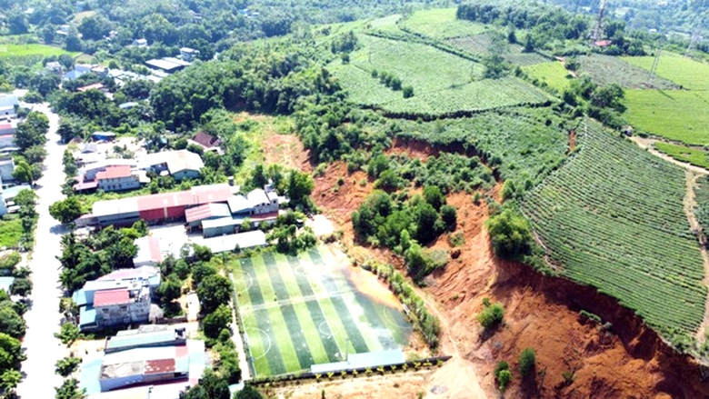 Tuy&ecirc;n Quang: X&acirc;y dựng c&ocirc;ng tr&igrave;nh khẩn cấp khắc phục sạt lở do b&atilde;o lũ- Ảnh 1.