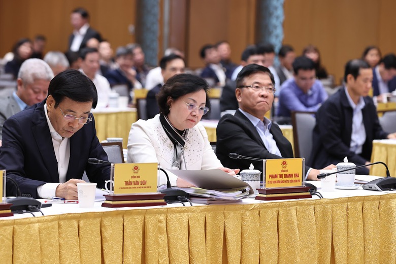 Thủ tướng: Ph&ograve;ng chống tham nhũng, l&atilde;ng ph&iacute;, ti&ecirc;u cực l&agrave; nhiệm vụ trọng t&acirc;m, cấp b&aacute;ch- Ảnh 4.