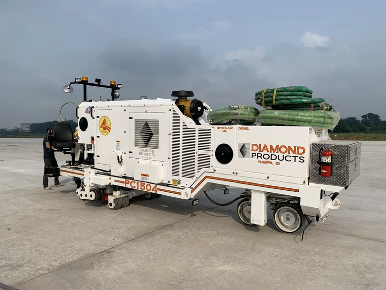 Cienco4 ti&ecirc;n phong l&agrave;m chủ c&ocirc;ng nghệ thi c&ocirc;ng tạo nh&aacute;m mặt đường băng- Ảnh 1.