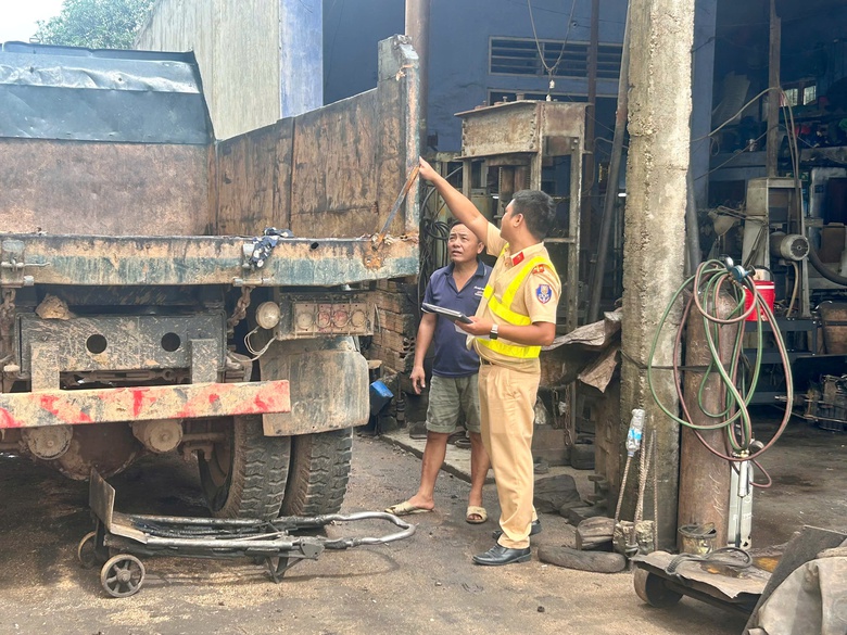 Gia Lai: Nghị định 168 gi&uacute;p x&oacute;a bỏ xe độ chế- Ảnh 1.