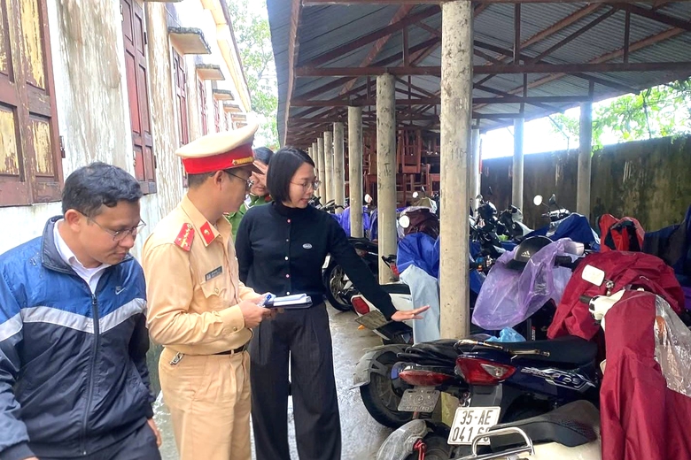 Ninh Bình: Đẩy mạnh tuyên truyền luật giao thông tại hơn 500 trường học- Ảnh 3. Ninh Bình: Đẩy mạnh tuyên truyền luật giao thông tại hơn 500 trường học- Ảnh 3.