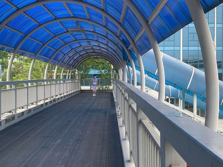 H&agrave; Nội ph&acirc;n luồng giao th&ocirc;ng để di chuyển, lắp đặt cầu đi bộ tr&ecirc;n đường Xu&acirc;n Thủy- Ảnh 1.