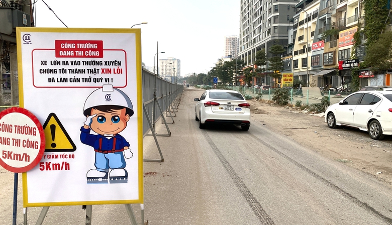 H&agrave; Nội: Đường Nguyễn Cảnh Dị k&eacute;o d&agrave;i sắp tho&aacute;t cảnh nắng bụi, mưa lầy- Ảnh 3.