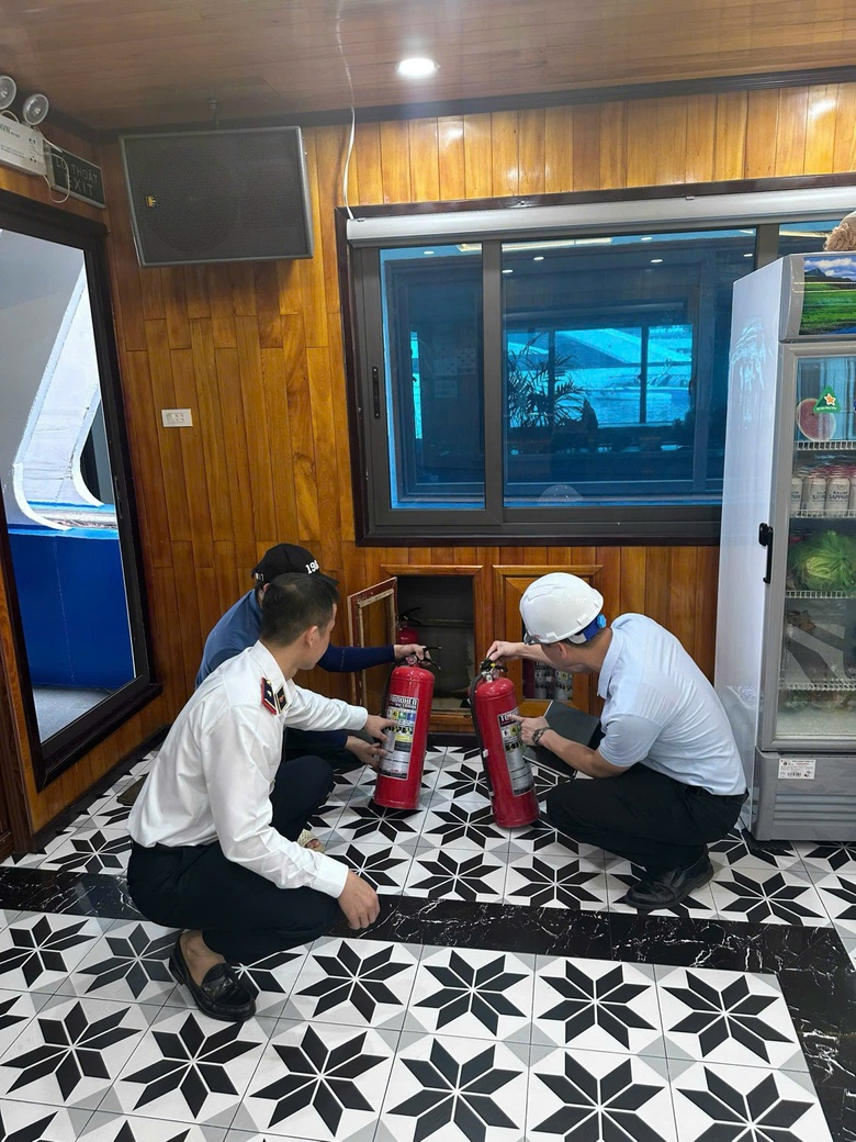 Quảng Ninh siết chặt an to&agrave;n đường thủy nội địa theo Th&ocirc;ng tư 18/2025/TT-BXD- Ảnh 4.