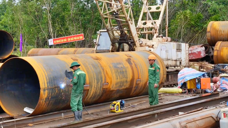 B&agrave;n giao mặt bằng cho đơn vị thi c&ocirc;ng cao tốc C&agrave; Mau - Đất Mũi- Ảnh 1.