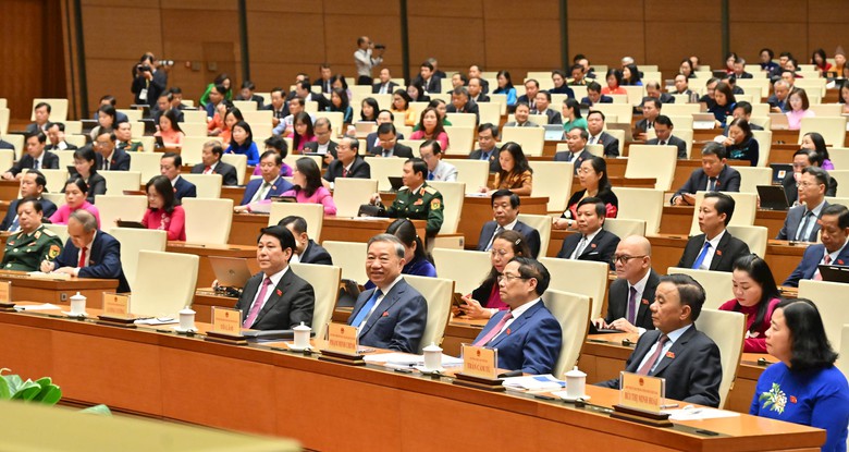 Nhiệm kỳ 2021-2026 thể hiện bản lĩnh, tr&iacute; tuệ, tr&aacute;ch nhiệm giữa kh&oacute; khăn chưa từng c&oacute;- Ảnh 1.