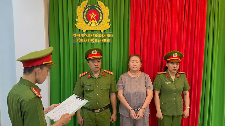 TP.HCM: Bắt tạm giam người phụ nữ g&acirc;y &ocirc; nhiễm m&ocirc;i trường v&igrave; ch&ocirc;n lấp 2.900 tấn chất thải- Ảnh 1.