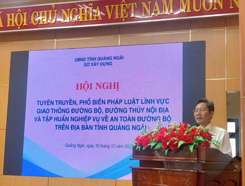 Quảng Ngãi: Phổ biến pháp luật về ATGT đường thủy nội địa đến người dân và doanh nghiệp- Ảnh 1. Quảng Ngãi: Phổ biến pháp luật về ATGT đường thủy nội địa đến người dân và doanh nghiệp- Ảnh 1.