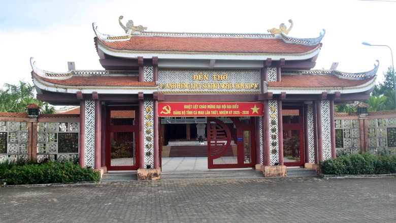 C&agrave; Mau: Tr&ugrave;ng tu đền thờ 10 Anh h&ugrave;ng liệt sỹ khởi nghĩa H&ograve;n Khoai- Ảnh 1.