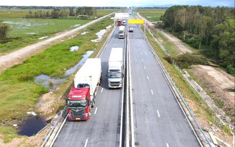 Hà Tĩnh cần khai thông quy hoạch và hạ tầng để tăng tốc phát triển- Ảnh 1. Hà Tĩnh cần khai thông quy hoạch và hạ tầng để tăng tốc phát triển- Ảnh 1.