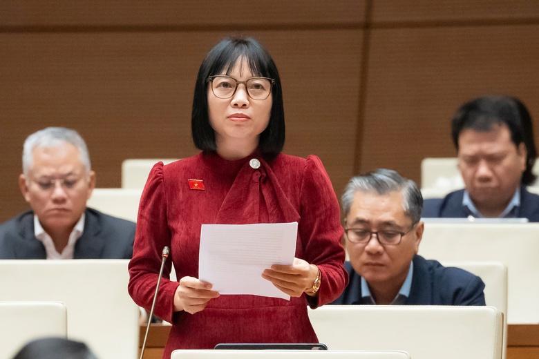 Những buổi tối kh&ocirc;ng nghỉ, chuyến xe vừa đi vừa l&agrave;m g&oacute;p phần tạo n&ecirc;n kỷ lục kỳ họp thứ 10- Ảnh 2.