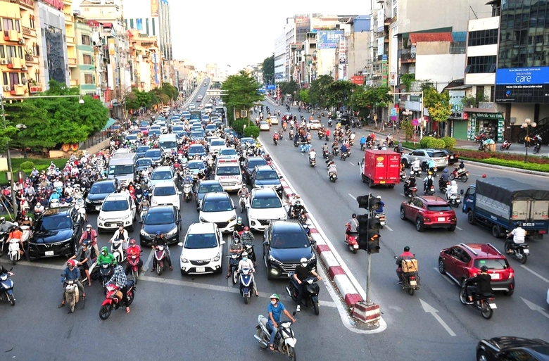 N&acirc;ng cao c&ocirc;ng t&aacute;c đảm bảo trật tự an to&agrave;n giao th&ocirc;ng đường bộ v&agrave; đường sắt- Ảnh 4.