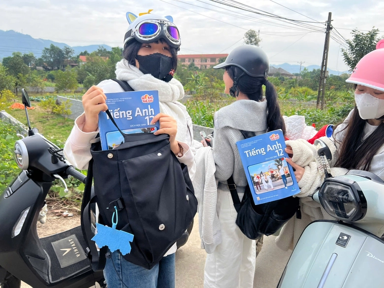 CSGT Lạng Sơn ngăn tai nạn giao th&ocirc;ng li&ecirc;n quan học sinh tr&ecirc;n quốc lộ 1A- Ảnh 6.