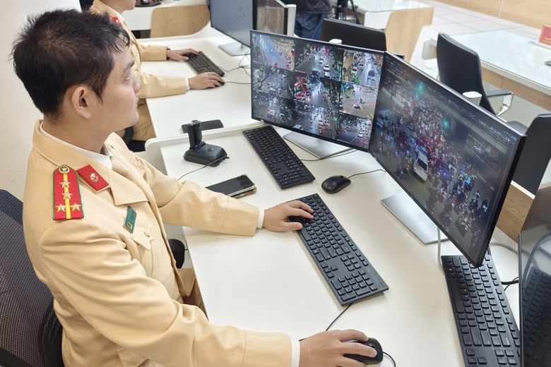 H&agrave; Nội: Camera AI ph&aacute;t hiện gần 90 &ocirc; t&ocirc;, h&agrave;ng trăm xe m&aacute;y vượt đ&egrave;n đỏ- Ảnh 2.