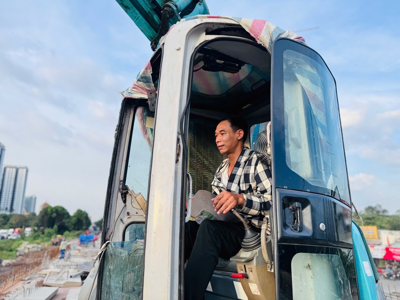 &ldquo;Vượt nắng thắng mưa&rdquo;, V&agrave;nh đai 3 v&agrave; n&uacute;t giao An Ph&uacute; chạy nước r&uacute;t, b&aacute;m tiến độ th&ocirc;ng xe- Ảnh 5.