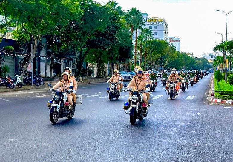 C&ocirc;ng an Đ&agrave; Nẵng ra qu&acirc;n trấn &aacute;p tội phạm, đẩy mạnh kiểm so&aacute;t phương tiện vận tải h&agrave;ng h&oacute;a- Ảnh 1.