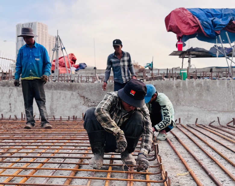 &ldquo;Vượt nắng thắng mưa&rdquo;, V&agrave;nh đai 3 v&agrave; n&uacute;t giao An Ph&uacute; chạy nước r&uacute;t, b&aacute;m tiến độ th&ocirc;ng xe- Ảnh 8.