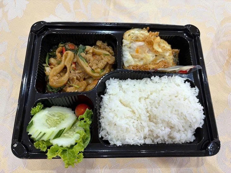 8 vận động viên Thái Lan dự SEA Games 33 nhập viện vì ngộ độc thực phẩm- Ảnh 2. 8 vận động viên Thái Lan dự SEA Games 33 nhập viện vì ngộ độc thực phẩm- Ảnh 2.