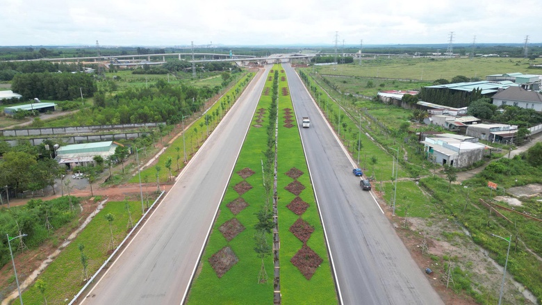 Thủ tướng: Chuẩn bị kỹ lưỡng, bảo đảm an to&agrave;n chuyến bay ng&agrave;y 19/12 tại s&acirc;n bay Long Th&agrave;nh- Ảnh 2.