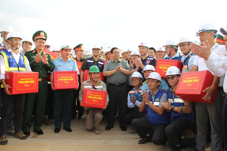 Thủ tướng Phạm Minh Ch&iacute;nh: S&acirc;n bay Long Th&agrave;nh phải xanh, th&ocirc;ng minh, hiện đại- Ảnh 5.