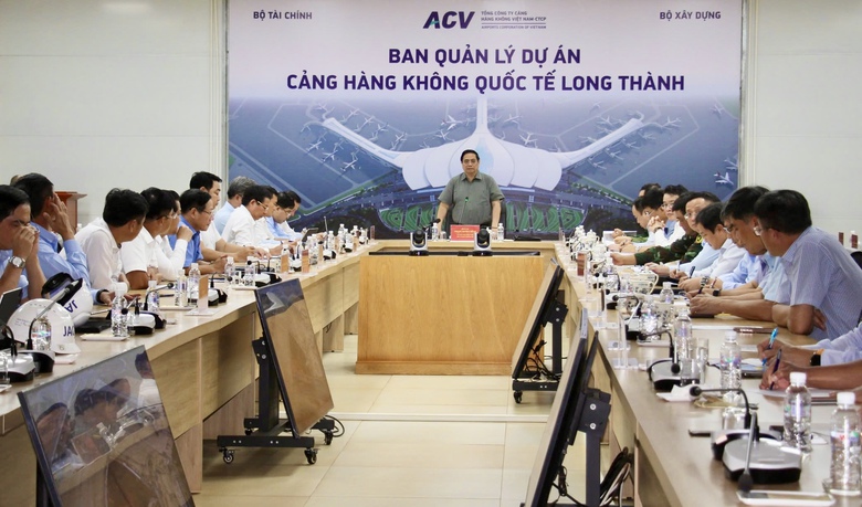 Thủ tướng: Chuẩn bị kỹ lưỡng, bảo đảm an to&agrave;n chuyến bay ng&agrave;y 19/12 tại s&acirc;n bay Long Th&agrave;nh- Ảnh 3.