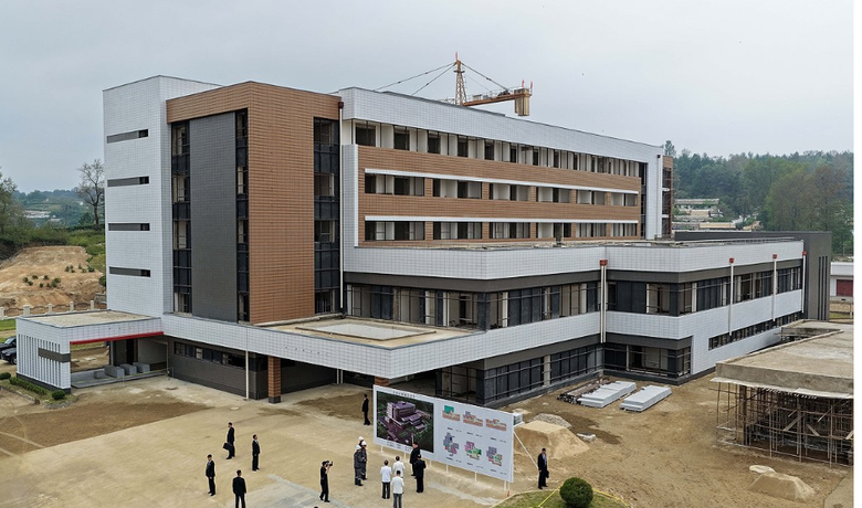 Hơn 1 th&aacute;ng, Triều Ti&ecirc;n kh&aacute;nh th&agrave;nh hai bệnh viện hiện đại- Ảnh 1.