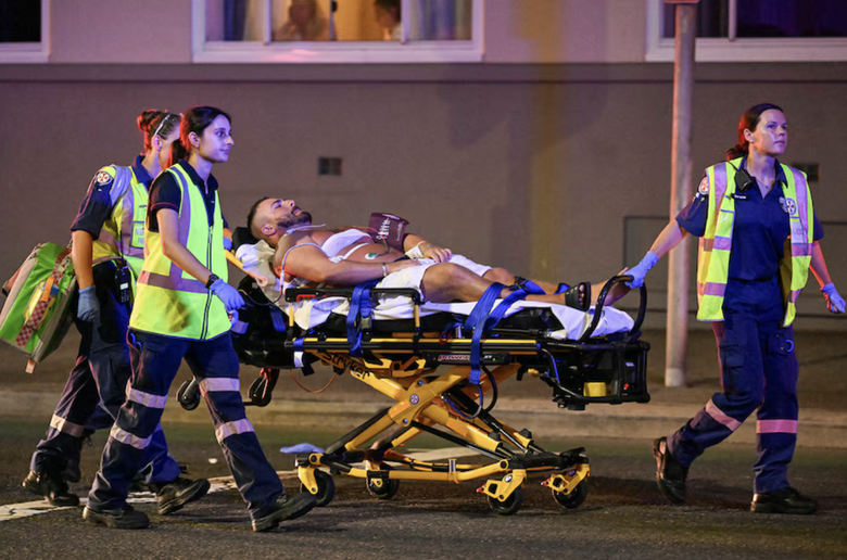 Cập nhật vụ xả s&uacute;ng tại b&atilde;i biển ở Australia: Ph&aacute;t hiện thiết bị nổ, Thủ tướng họp khẩn- Ảnh 2.