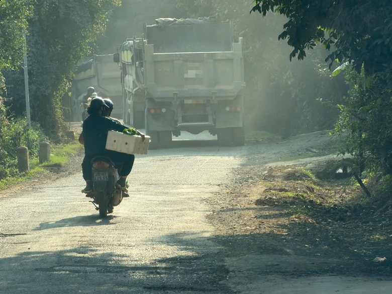 Người d&acirc;n Ph&uacute; Thọ khốn khổ v&igrave; xe tải trọng lớn lao nhanh tr&ecirc;n đường- Ảnh 8.