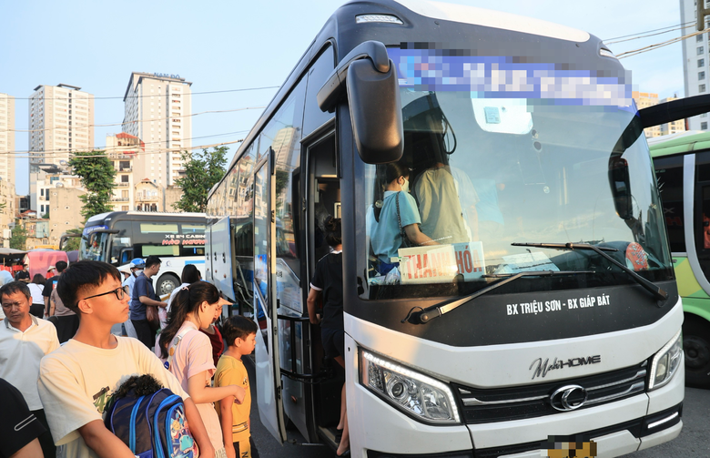 Tết Dương lịch cận kề, vé xe khách đặt trước vẫn èo uột- Ảnh 1. Tết Dương lịch cận kề, vé xe khách đặt trước vẫn èo uột- Ảnh 1.