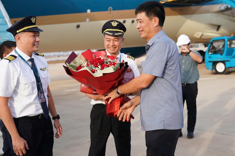 Chuyến bay kỹ thuật đầu tiên đã hạ cánh an toàn xuống sân bay Long Thành- Ảnh 3. Chuyến bay kỹ thuật đầu tiên đã hạ cánh an toàn xuống sân bay Long Thành- Ảnh 3.