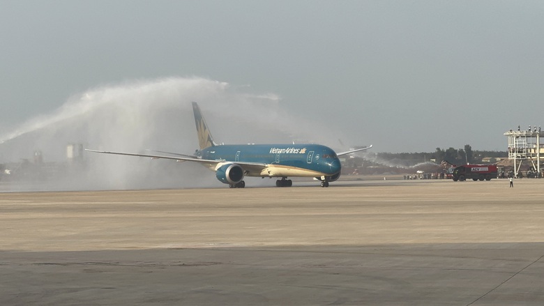 Chuyến bay kỹ thuật đầu tiên đã hạ cánh an toàn xuống sân bay Long Thành- Ảnh 4. Chuyến bay kỹ thuật đầu tiên đã hạ cánh an toàn xuống sân bay Long Thành- Ảnh 4.