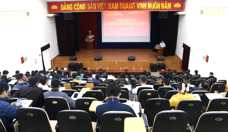 Bồi dưỡng kỹ năng ph&aacute;p luật quy hoạch v&agrave; ứng dụng GIS trong quản l&yacute; đ&ocirc; thị - n&ocirc;ng th&ocirc;n- Ảnh 2.