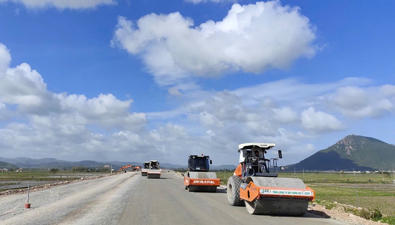 Phấn đấu th&ocirc;ng xe kỹ thuật cao tốc Ch&iacute; Thạnh - V&acirc;n Phong v&agrave;o 31/12- Ảnh 2.