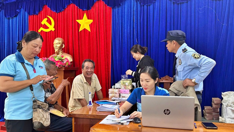 Rốt ráo bàn giao mặt bằng tuyến chính cao tốc Cà Mau - Đất Mũi- Ảnh 1. Rốt ráo bàn giao mặt bằng tuyến chính cao tốc Cà Mau - Đất Mũi- Ảnh 1.