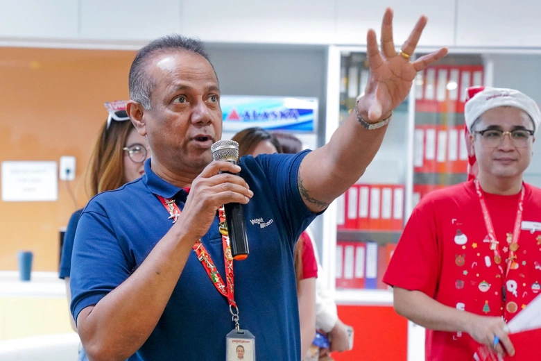 Gi&aacute;ng sinh về sớm, kh&ocirc;ng gian văn ph&ograve;ng Vietjet rực rỡ sắc m&agrave;u- Ảnh 14.