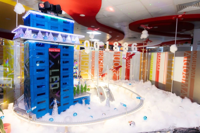 Gi&aacute;ng sinh về sớm, kh&ocirc;ng gian văn ph&ograve;ng Vietjet rực rỡ sắc m&agrave;u- Ảnh 5.