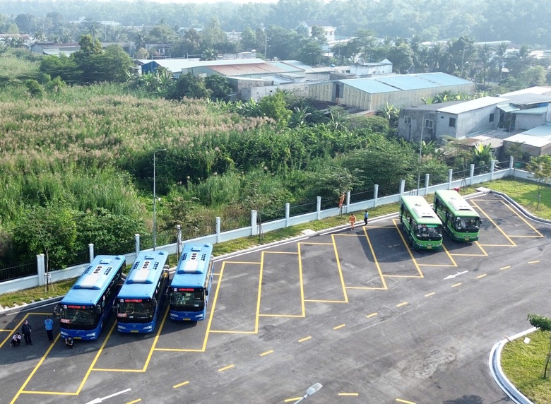 TP.HCM lên tiếng trước lo ngại gián đoạn nguồn khí CNG cho xe buýt công cộng- Ảnh 2. TP.HCM lên tiếng trước lo ngại gián đoạn nguồn khí CNG cho xe buýt công cộng- Ảnh 2.