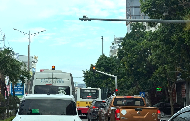 Thanh H&oacute;a: R&agrave; so&aacute;t biển b&aacute;o, vạch kẻ đường để lắp camera AI qu&eacute;t vi phạm giao th&ocirc;ng- Ảnh 1.