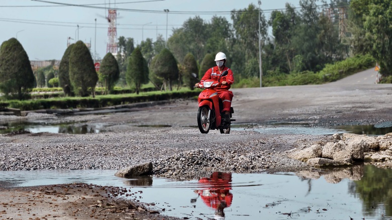 Quảng Ng&atilde;i: Dự &aacute;n giao th&ocirc;ng 350 tỷ ở Dung Quất ưu ti&ecirc;n đảm bảo ATGT- Ảnh 2.