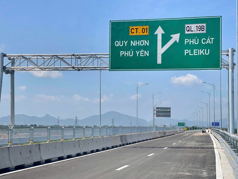 Cận cảnh cao tốc hơn 12.400 tỷ đồng qua Gia Lai trước ng&agrave;y về đ&iacute;ch- Ảnh 7.