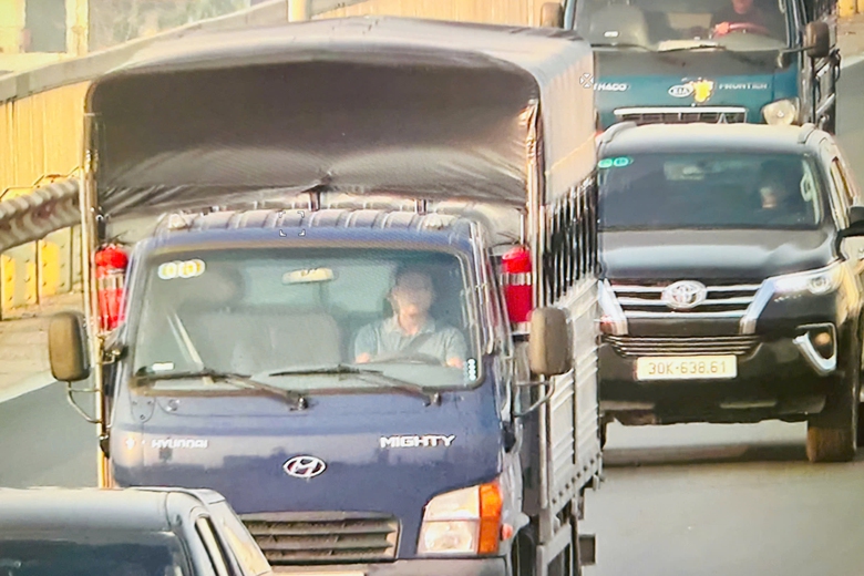 Camera AI ở H&agrave; Nội soi xa 700m, tự động bắt lỗi tr&ecirc;n 20 h&agrave;nh vi vi phạm giao th&ocirc;ng- Ảnh 3.