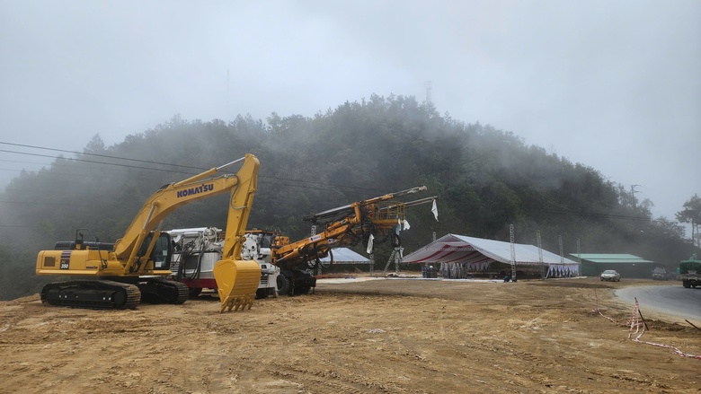 Sẵn sàng khởi công tuyến đường sắt từ Lào Cai và làm hầm xuyên đèo Hoàng Liên- Ảnh 4. Sẵn sàng khởi công tuyến đường sắt từ Lào Cai và làm hầm xuyên đèo Hoàng Liên- Ảnh 4.
