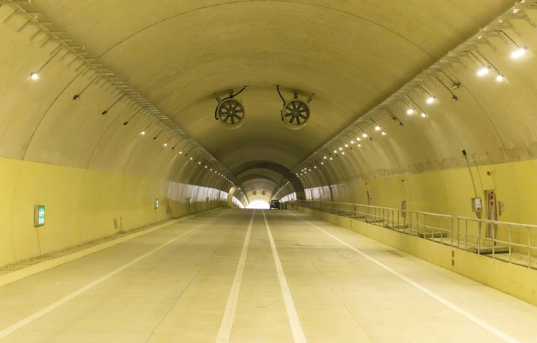 Hơn 1.000 ng&agrave;y vượt kh&oacute; thi c&ocirc;ng dự &aacute;n th&agrave;nh phần lớn nhất cao tốc Bắc - Nam giai đoạn 2- Ảnh 2.