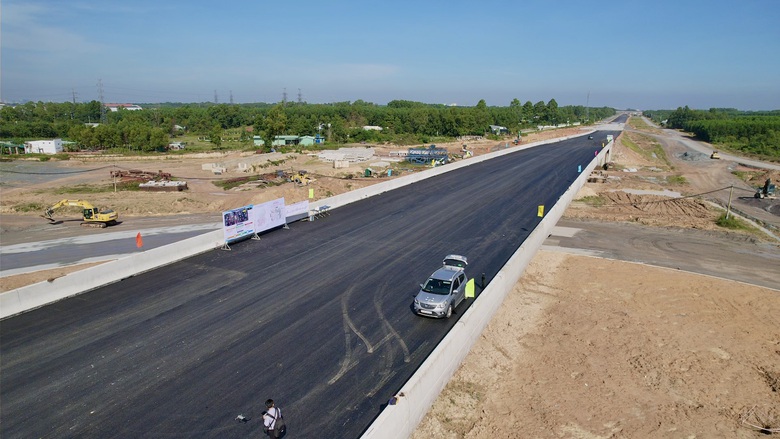 Đồng loạt khởi c&ocirc;ng, kh&aacute;nh th&agrave;nh 9 dự &aacute;n giao th&ocirc;ng, nh&agrave; ở v&agrave; khu c&ocirc;ng nghiệp ở Đồng Nai- Ảnh 2.