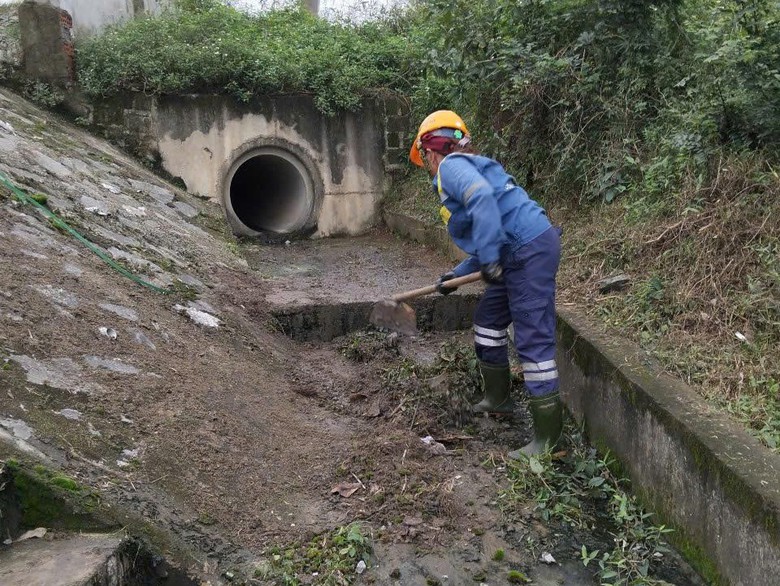 Hà Tĩnh: Rốt ráo sửa chữa các tuyến quốc lộ, tỉnh lộ hư hỏng sau sạt lở, ngập úng- Ảnh 3. Hà Tĩnh: Rốt ráo sửa chữa các tuyến quốc lộ, tỉnh lộ hư hỏng sau sạt lở, ngập úng- Ảnh 3.