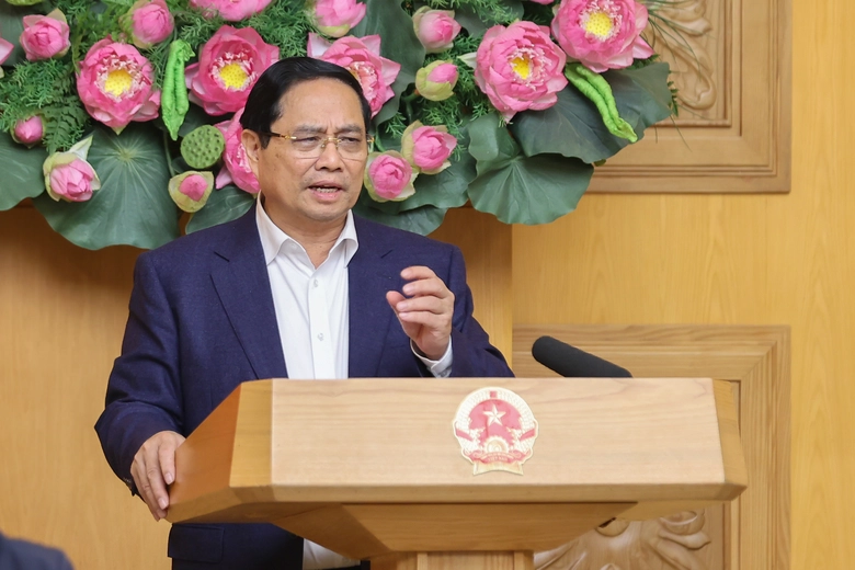 Thủ tướng: C&ocirc;ng khai dữ liệu bất động sản, kiểm so&aacute;t gi&aacute; ngay từ đầu v&agrave;o- Ảnh 1.