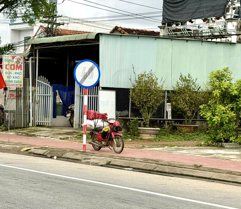 Gia Lai: R&agrave; so&aacute;t bất cập biển b&aacute;o hạn chế tốc độ tr&ecirc;n quốc lộ 19- Ảnh 2.