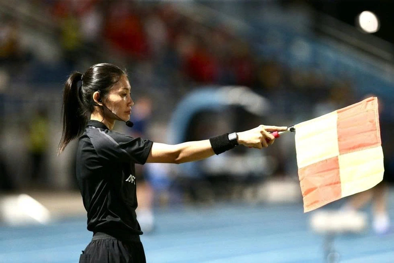 Cựu trọng t&agrave;i VFF khẳng định tuyển nữ Việt Nam mất oan b&agrave;n thắng trước Philippines- Ảnh 1.